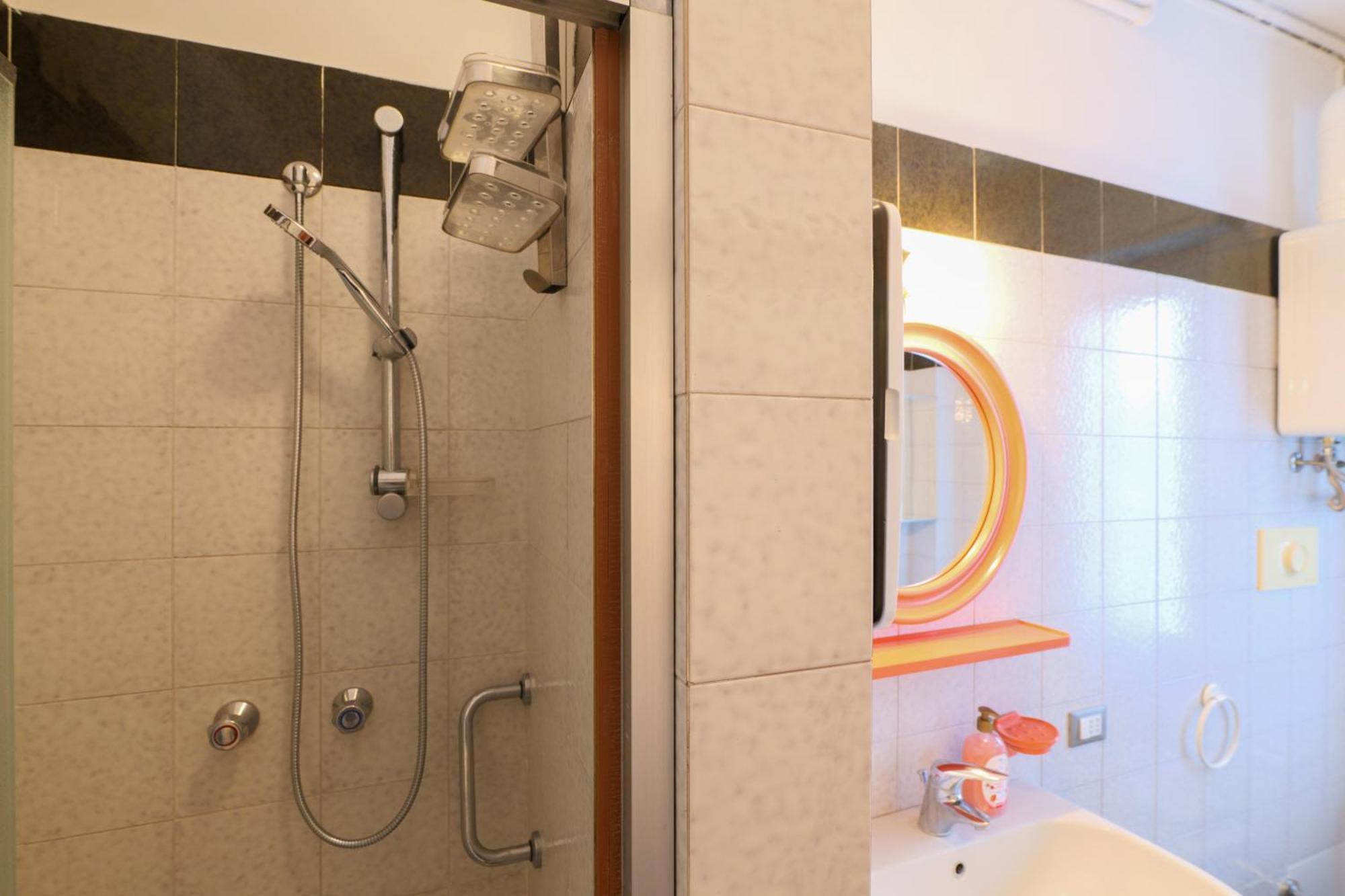Appartement Primopiano - Savona 110 *